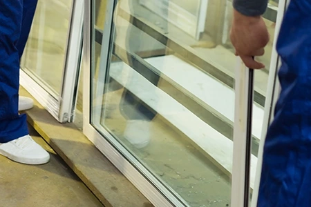 Commercial Glass Repair Technician in Lakeland, FL