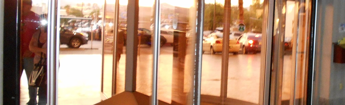 Storefront Glass Repair Cost in Lakeland, FL